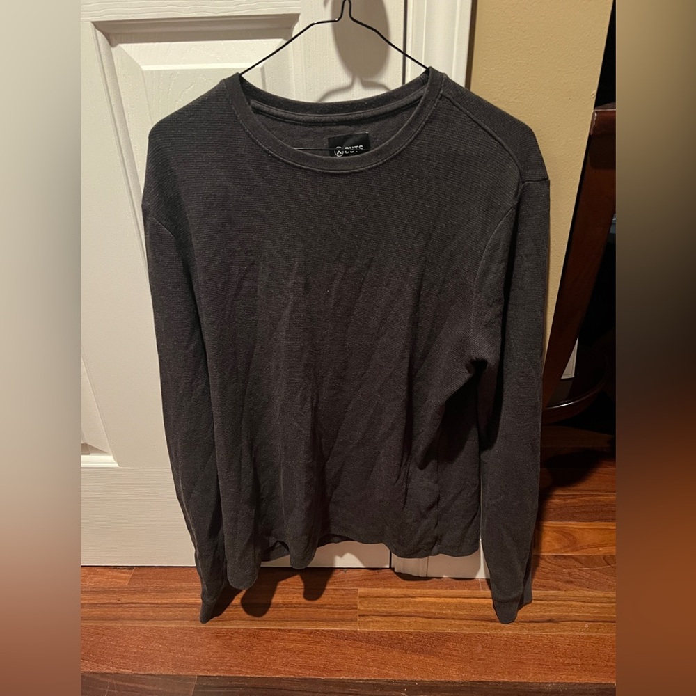 Cuts Clothing Men’s Prestige Thermal size Medium in Charcoal color.
